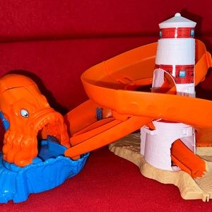 Hot Wheels City Octopus Invasion Attack Playset